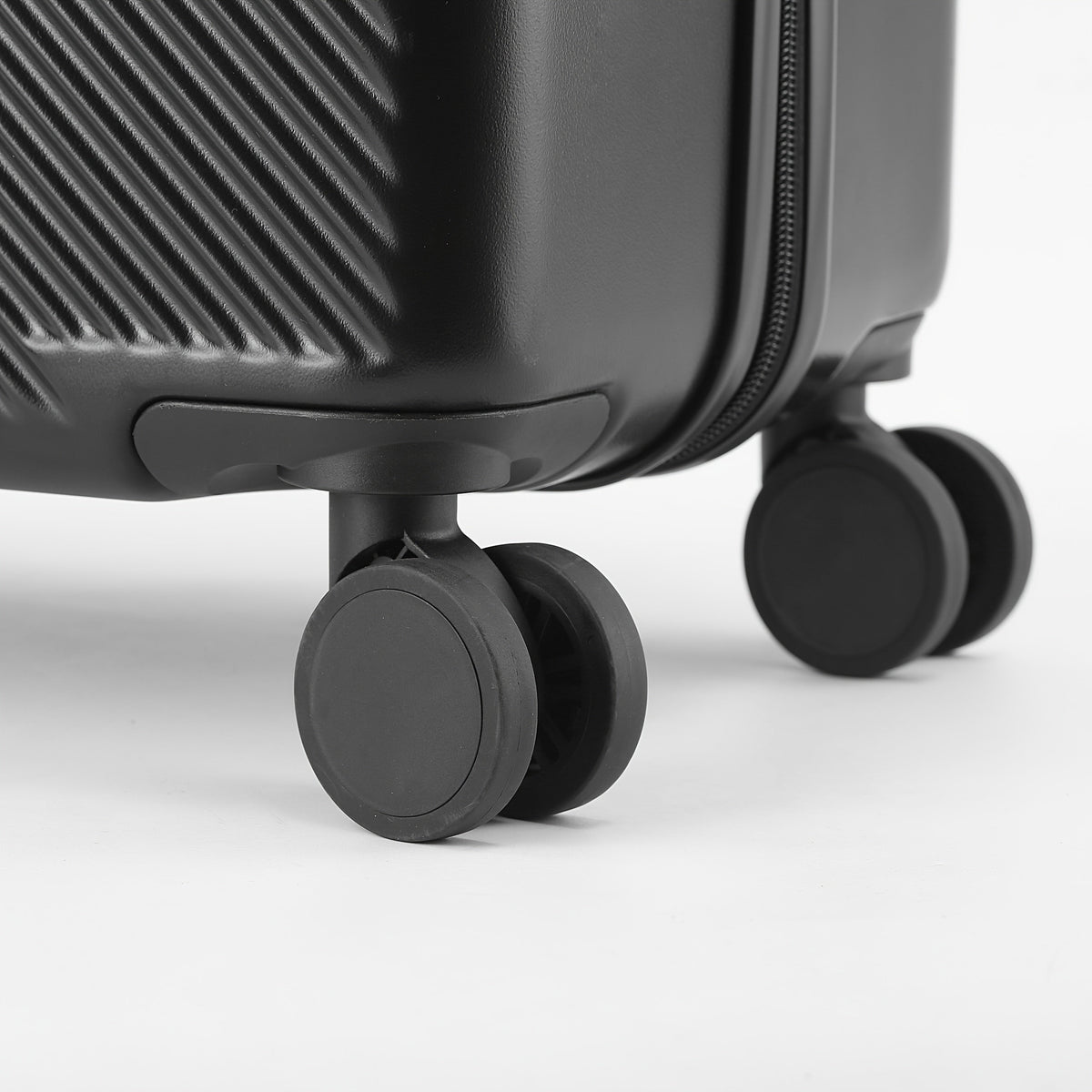 Hardside Carry-On Suitcase with USB Port & TSA Lock